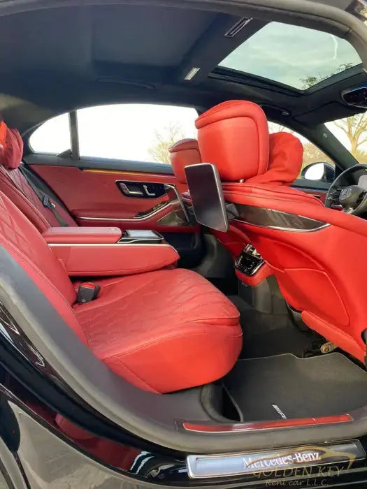 Dubai Airport Transfer - With Mercedes-Benz S500 2022 - Golden Key Rent Car LLC