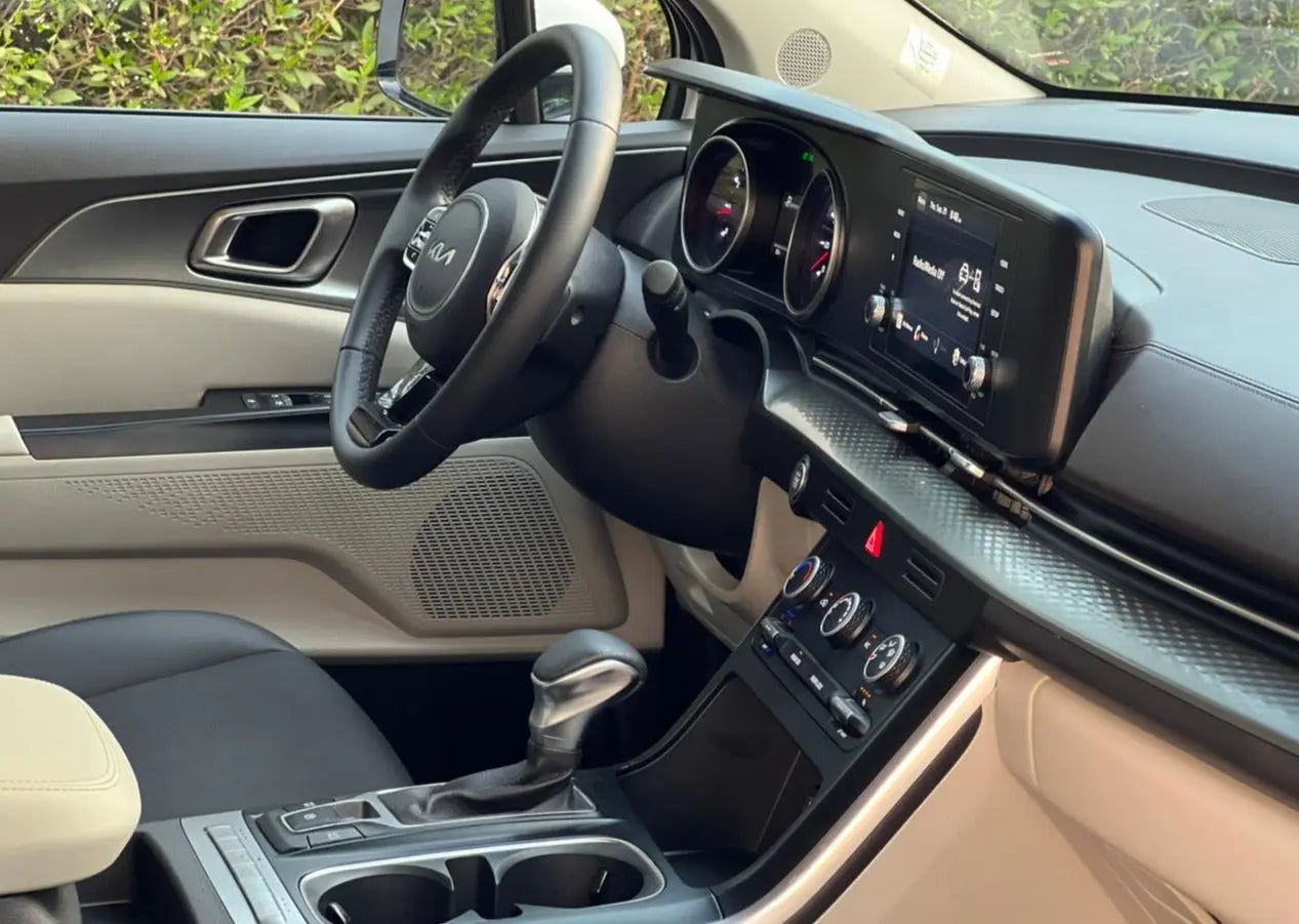 Kia Carnival 2022 or similar - Golden Key Rent Car LLC