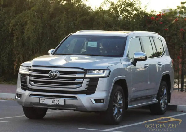 Toyota Land Cruiser with Driver | Land Cruiser 300 VXR 2023 Hire - Car Rental With Driver in Dubai