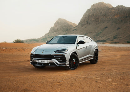 Lamborghini Urus 2021 or similar