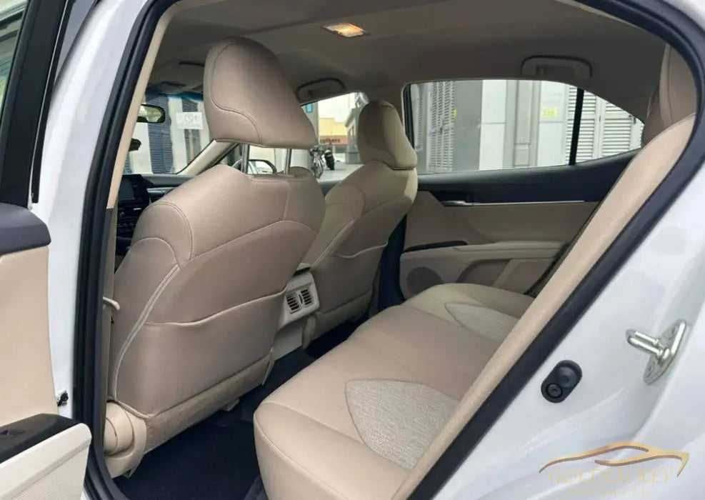 Трансфер из аэропорта Дубая - с Toyota Camry 2023 - Golden Key Rent Car LLC
