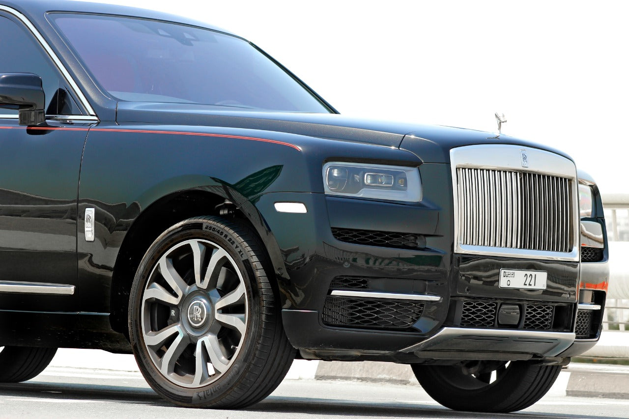 Rolls-Royce Cullinan 2022 или аналогичный. Golden Key Rent Car LLC